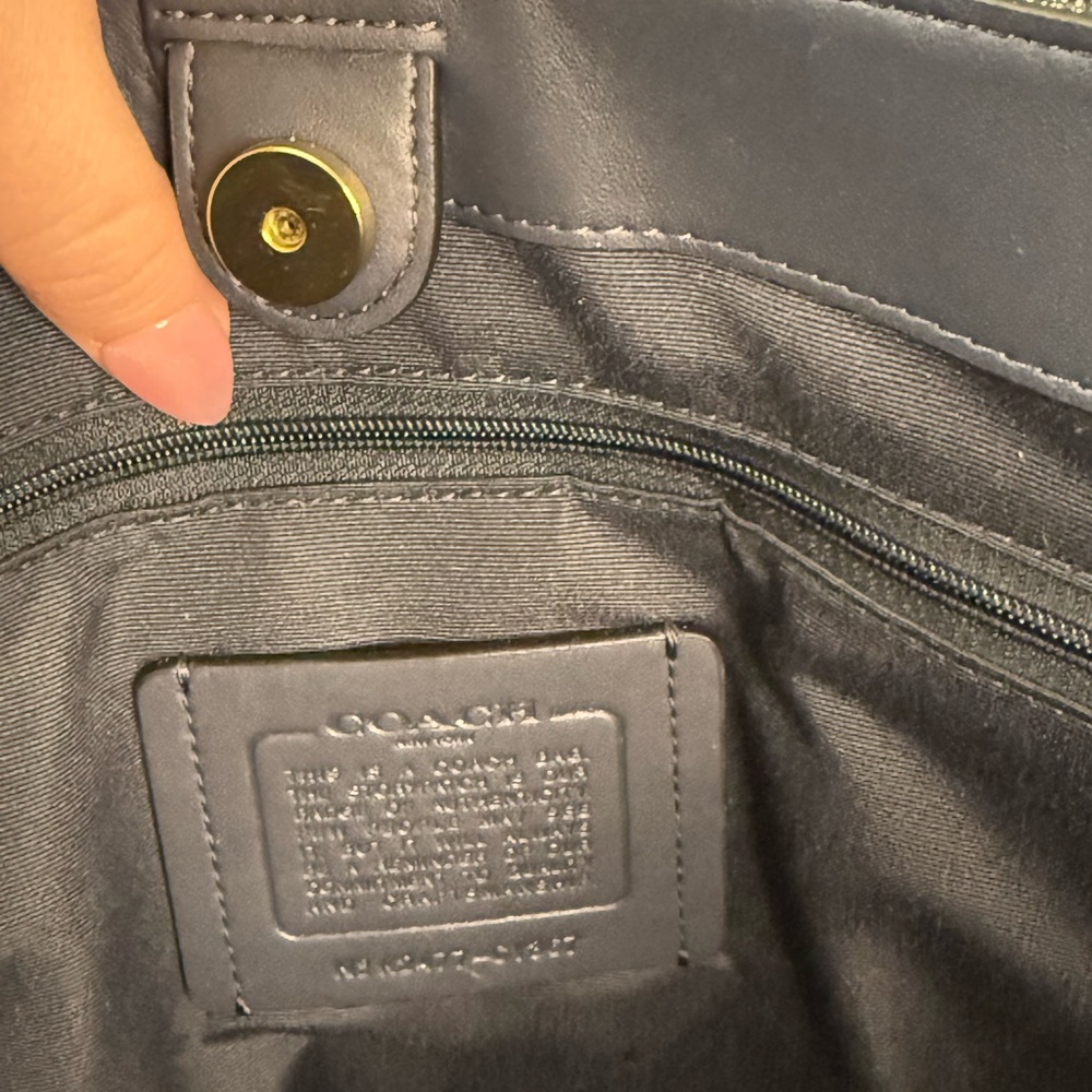 Coach Signature Canvas Tote Navy - Picture 10 of 12